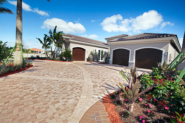 Best Interlocking Driveway Pavers  in Elwood, KS